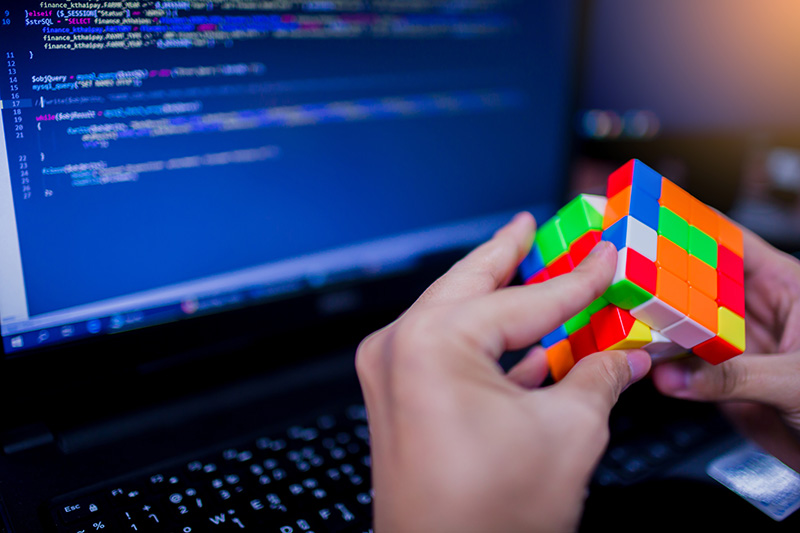 Docker: Why docker bind mounts instead of docker volumes